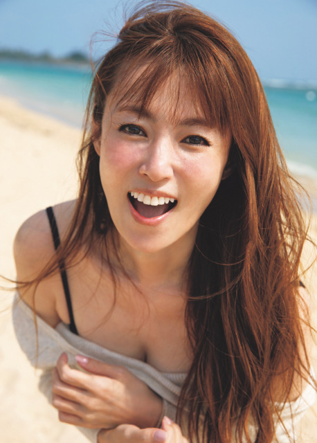 【激レア早い者勝ち】 (値下)深田恭子 オリジナルパズル 43歳・深田恭子、衝撃の“美谷間”あらわ 2025年締めくくる“完熟美ボディ