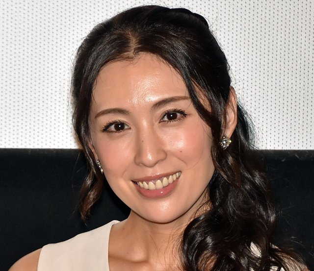 雛形あきこ、22年ぶり写真集「ちょっと攻めているかな」 二十歳から