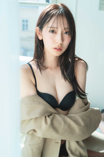UNI'S ON AIR メンバーエールランキング　入賞グッズ　金村美玖 日向坂46金村美玖、華奢なスタイル映える初解禁ショット 2nd写真集